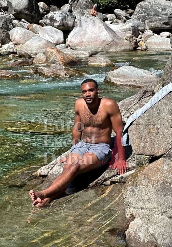 Jason, 33, escort in Abu Dhabi — black hair, 185 cm (photo 3 of 7)