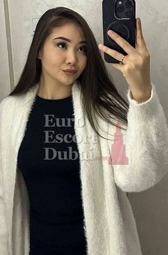 Karakat, 23, escort in Dubai — 165 cm, brown hair (photo 12 of 13)