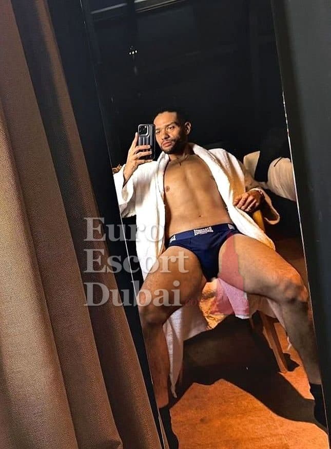 Joao, 28, escort in Abu Dhabi — black hair, 185 cm (photo 1 of 10)