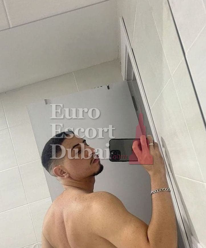 Jack, 24, escort in Dubai — 185 cm, black hair (photo 6 of 7)