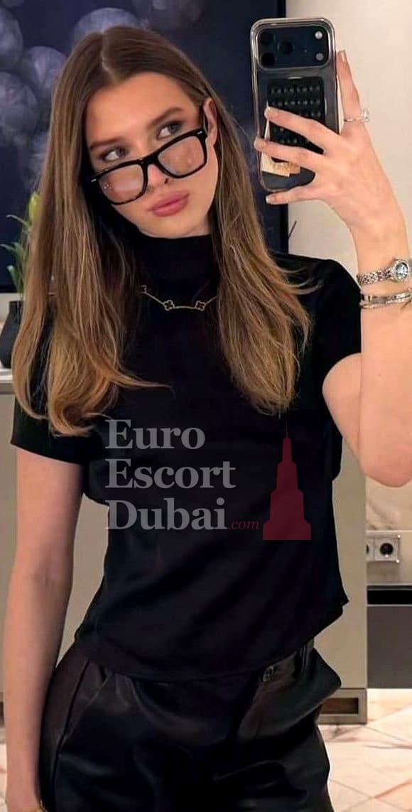 Adriana Sun, 20, escort in Dubai — brown hair, Russian (photo 10 of 13)