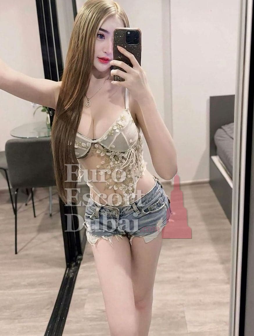 Arlene, 24, escort in Dubai — Indonesian, 163 cm (photo 8 of 10)