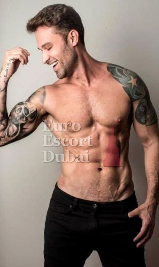 Lucas, 29, escort in Umm Al Quwain — 175 cm, brown hair (photo 6 of 13)