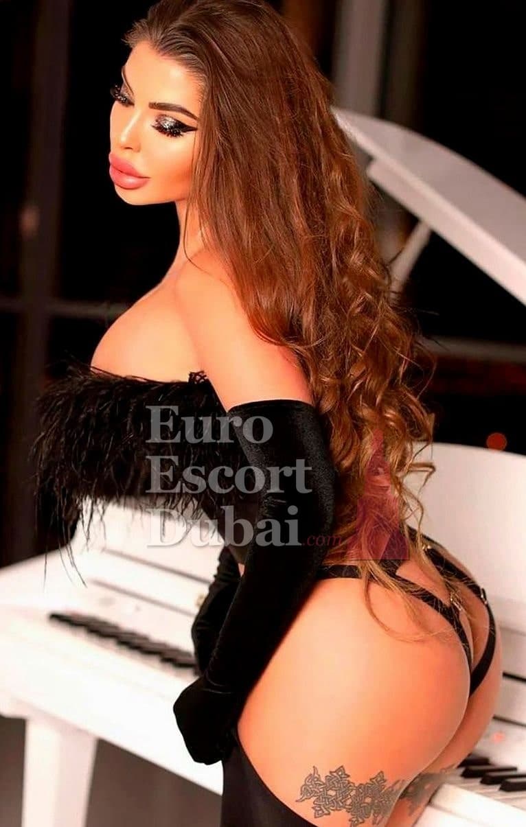 Kathleen, 30, escort in Dubai — 163 cm, brown hair (photo 8 of 9)
