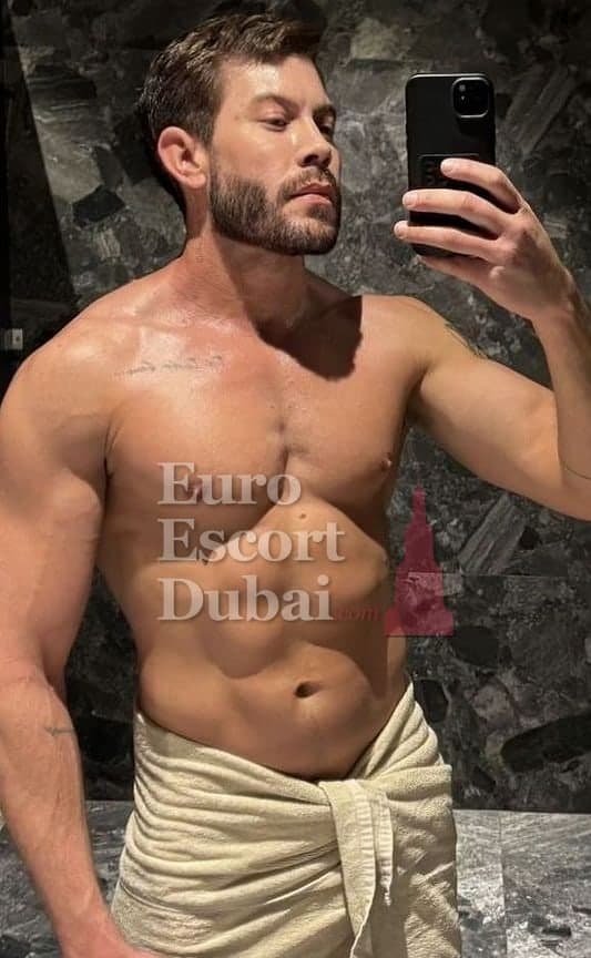 Chase, 29, escort in Dubai — brown hair, 180 cm (photo 13 of 13)