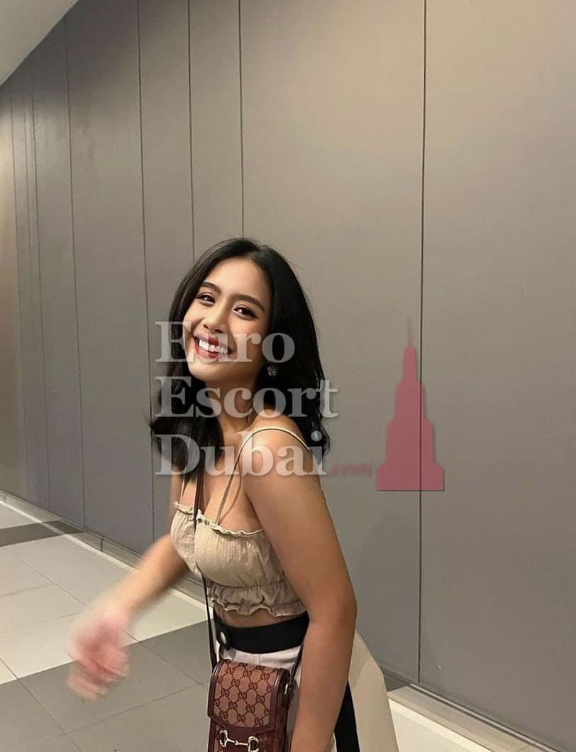 Melati, 24, escort in Dubai — Indonesian, 164 cm (photo 2 of 5)