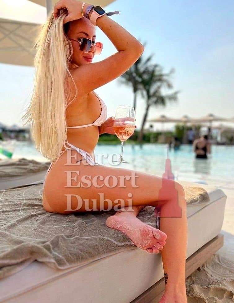 Iwona, 24, escort in Abu Dhabi — Russian, 168 cm (photo 5 of 8)