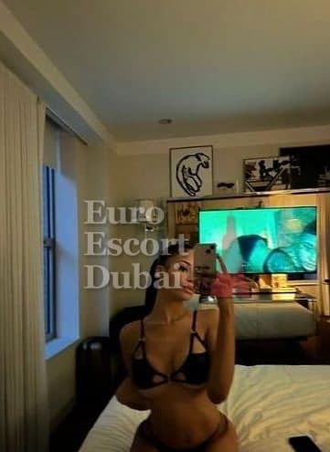 Giovana, 23, escort in Dubai — 176 cm, black hair (photo 3 of 8)