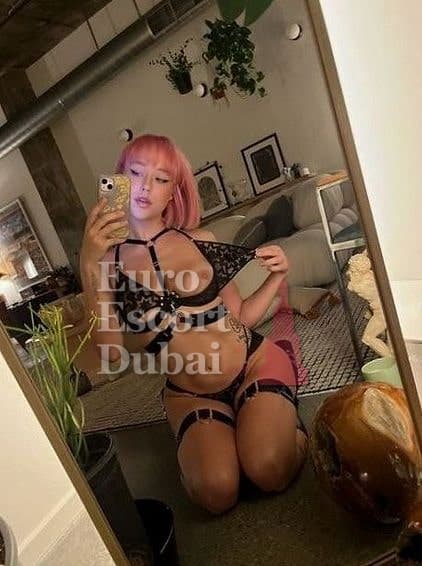Gesa, 28, escort in Dubai — red hair, 169 cm (photo 3 of 6)