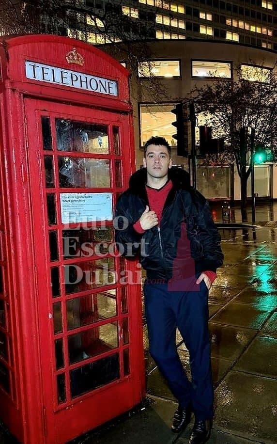 Lorenzo, 33, escort in Dubai — 180 cm, black hair (photo 4 of 12)