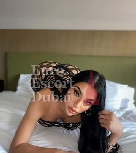 Livia, 23, escort in Dubai — 170 cm, black hair (photo 6 of 13)