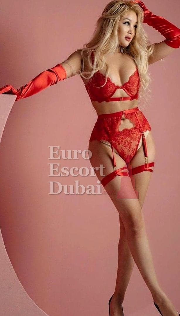 Zukhra, 23, escort in Sharjah — 165 cm, blonde hair (photo 9 of 13)