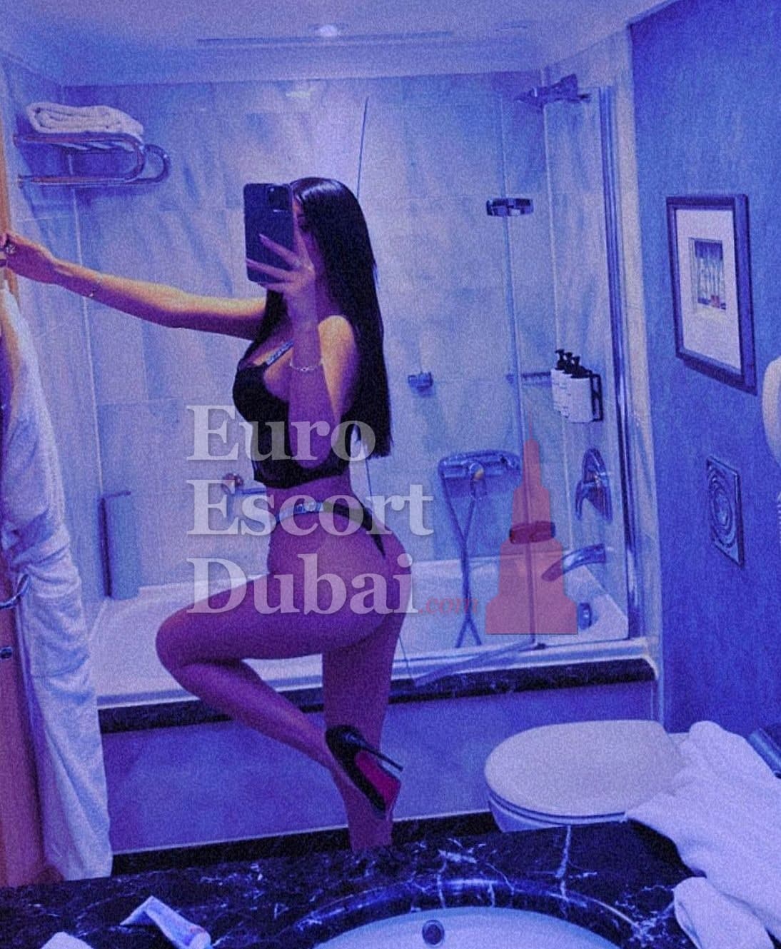 Nur, 28, escort in Abu Dhabi — Turkish, 170 cm (photo 2 of 7)