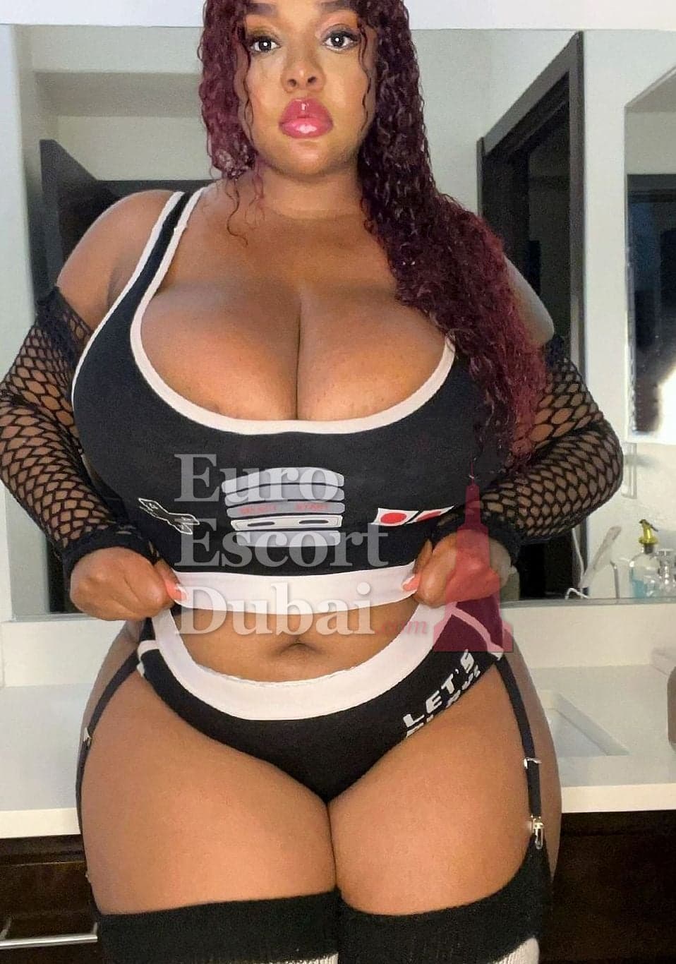 Iman, 25, escort in Dubai — black hair, Emirati (photo 1 of 7)