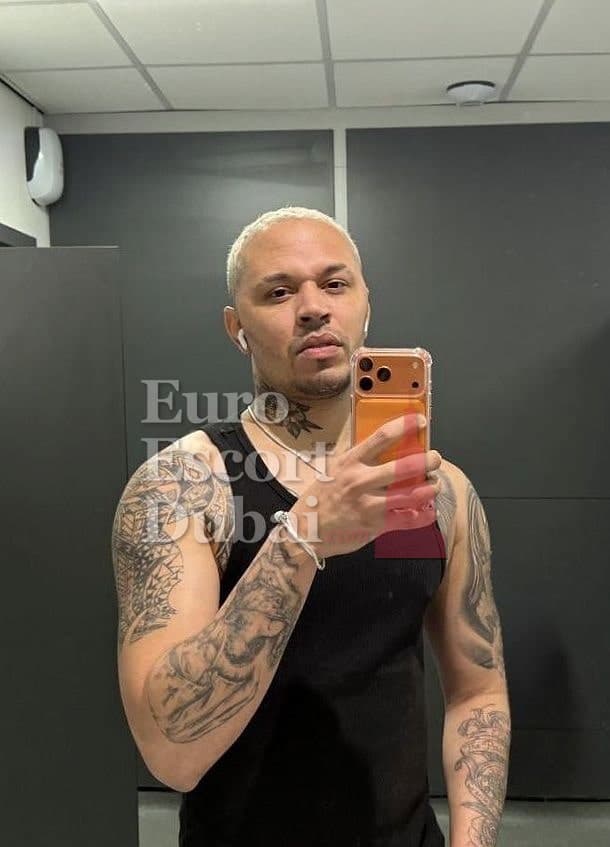 Adrian, 30, escort in Dubai — 185 cm, blonde hair (photo 12 of 13)