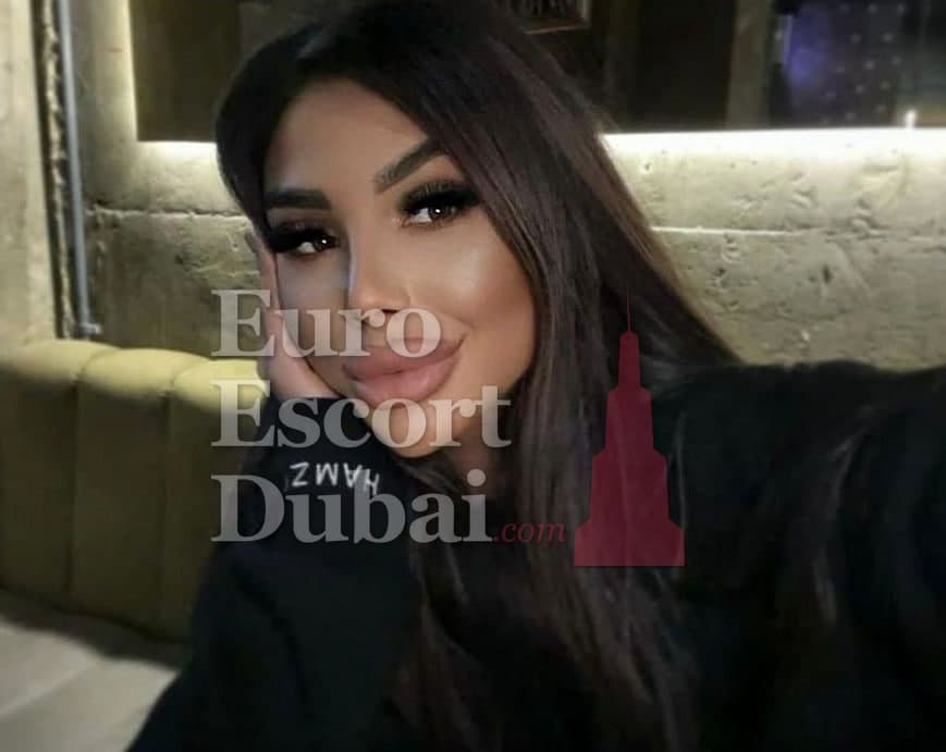 Ariana, 30, escort in Dubai — 168 cm, brown hair (photo 6 of 6)
