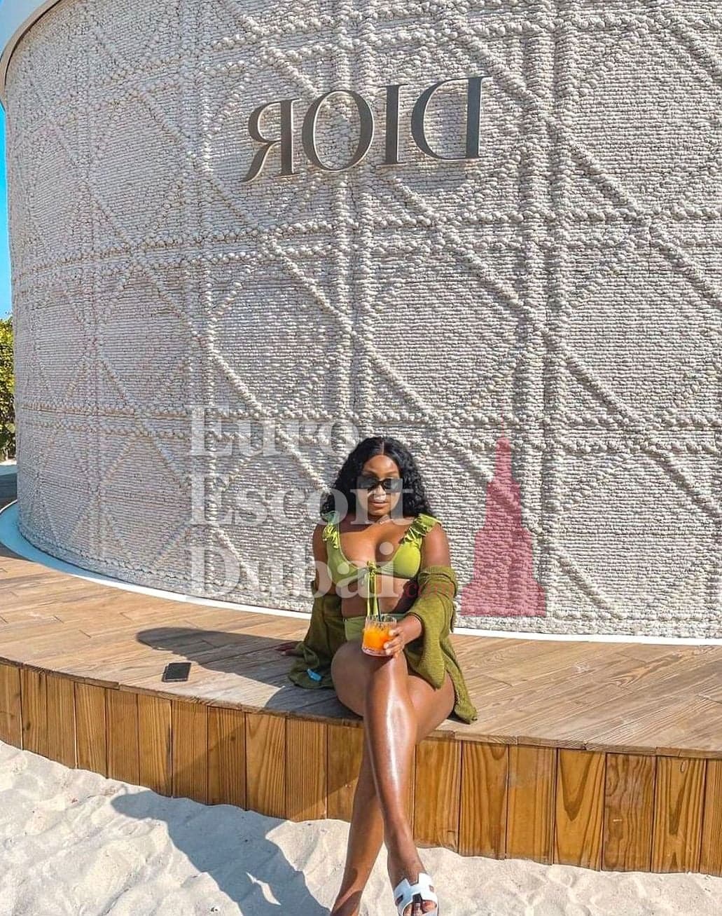 Adanna, 27, escort in Dubai — black hair, 154 cm (photo 5 of 6)