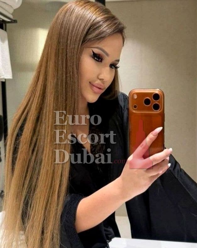Nilufar, 22, escort in Dubai — 160 cm, brown hair (photo 3 of 13)