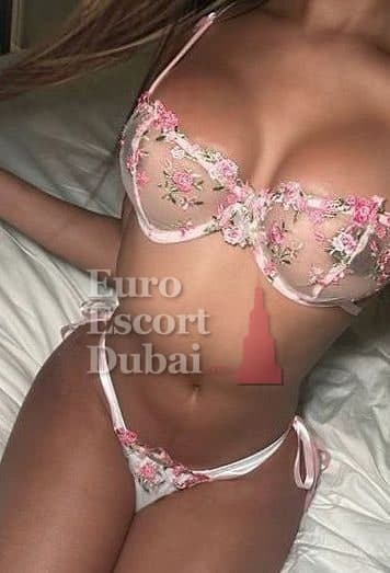 Rafaella, 21, escort in Dubai — Colombian, 164 cm (photo 5 of 13)