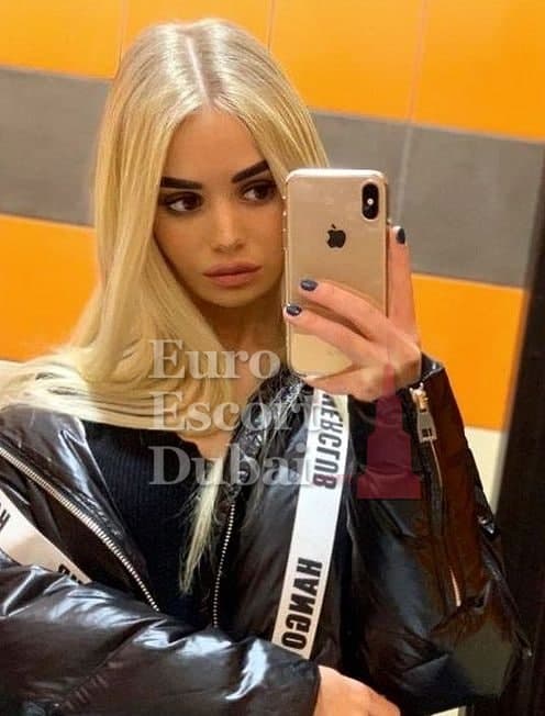 Madeline, 24, escort in Dubai — blonde hair, 172 cm (photo 3 of 7)