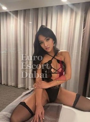 Hanh, 32, escort in Dubai — Vietnamese, 161 cm (photo 11 of 13)