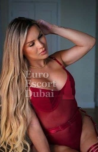 Carla, 26, escort in Dubai — blonde hair, Colombian (photo 13 of 13)