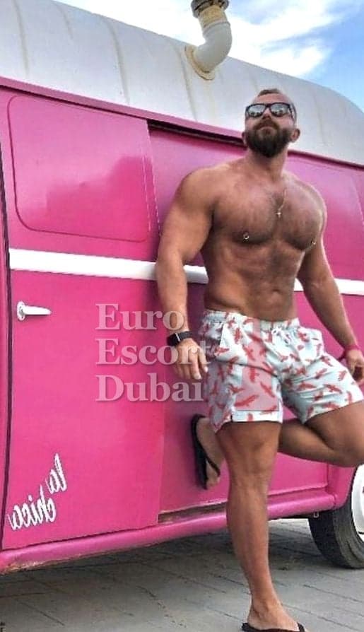 Bassam, 39, escort in Dubai — 180 cm, brown hair (photo 4 of 12)