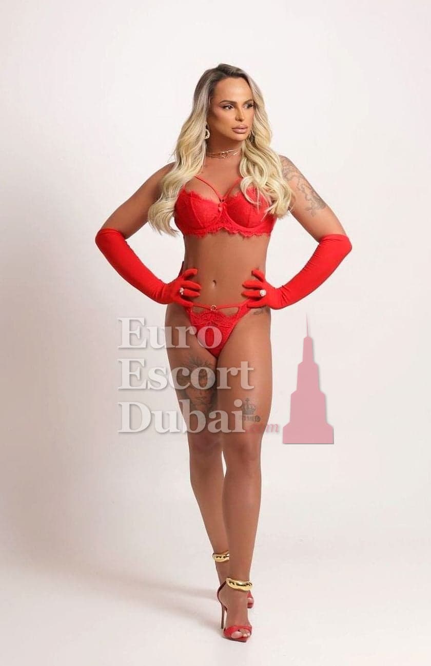 Kylie, 31, escort in Abu Dhabi — blonde hair, 170 cm (photo 3 of 10)