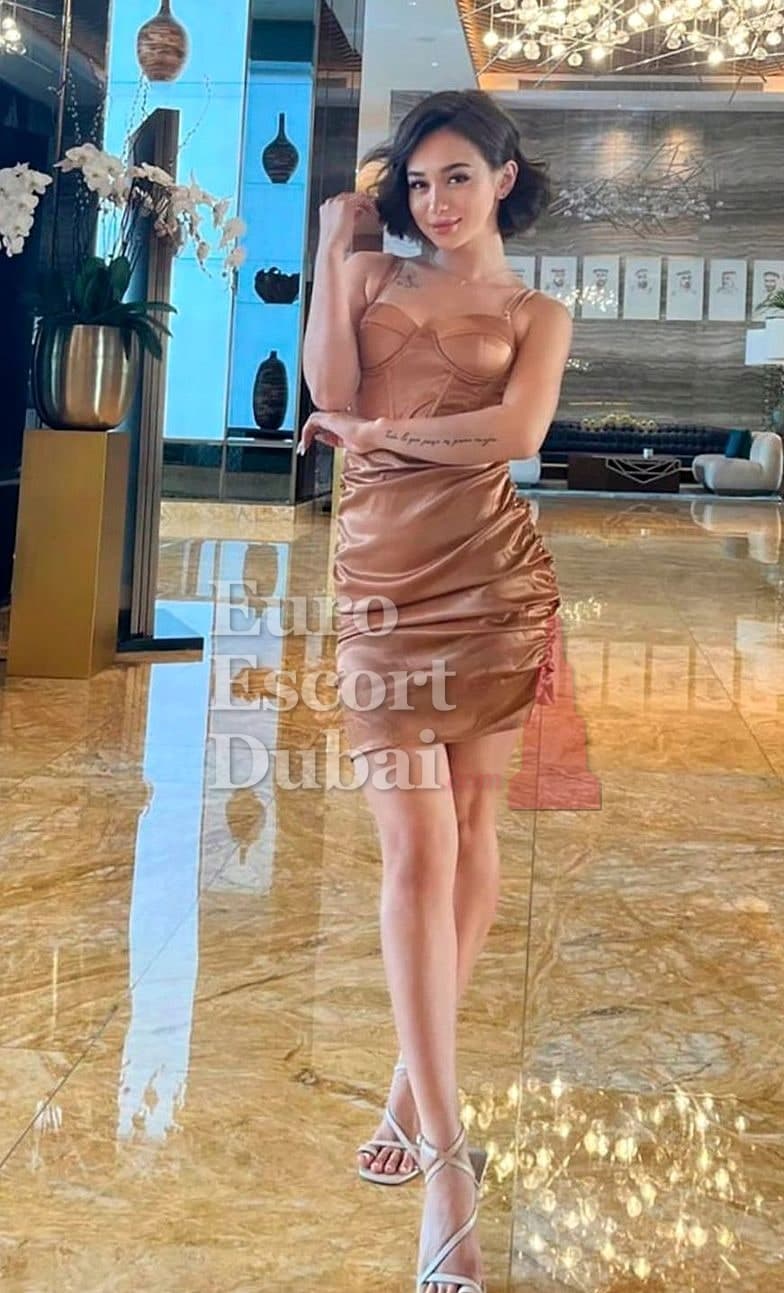 Ashlyn, 24, escort in Ajman — brown hair, 151 cm (photo 7 of 10)