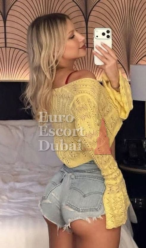 Asya, 27, escort in Dubai — blonde hair, 140 cm (photo 3 of 5)