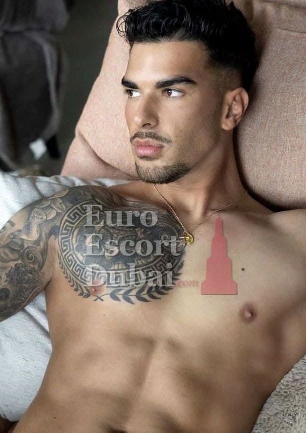 Lukas, 26, escort in Fujairah — black hair, 180 cm (photo 1 of 7)