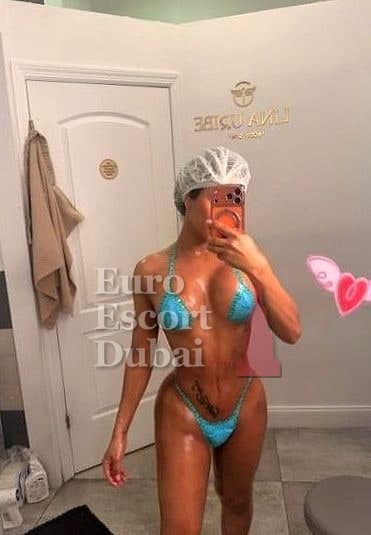 Eduarda, 24, escort in Dubai — black hair, Brazilian (photo 4 of 12)