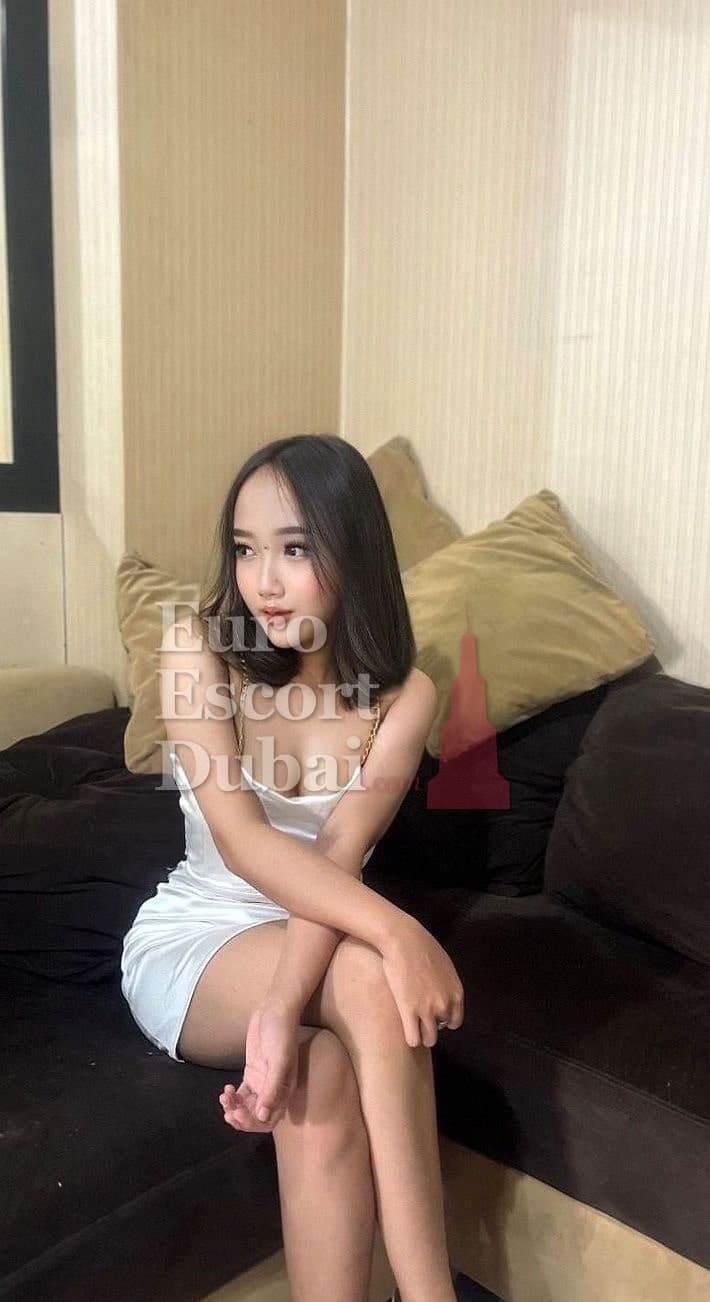 Kanya, 24, escort in Dubai — Indonesian, 165 cm (photo 5 of 7)