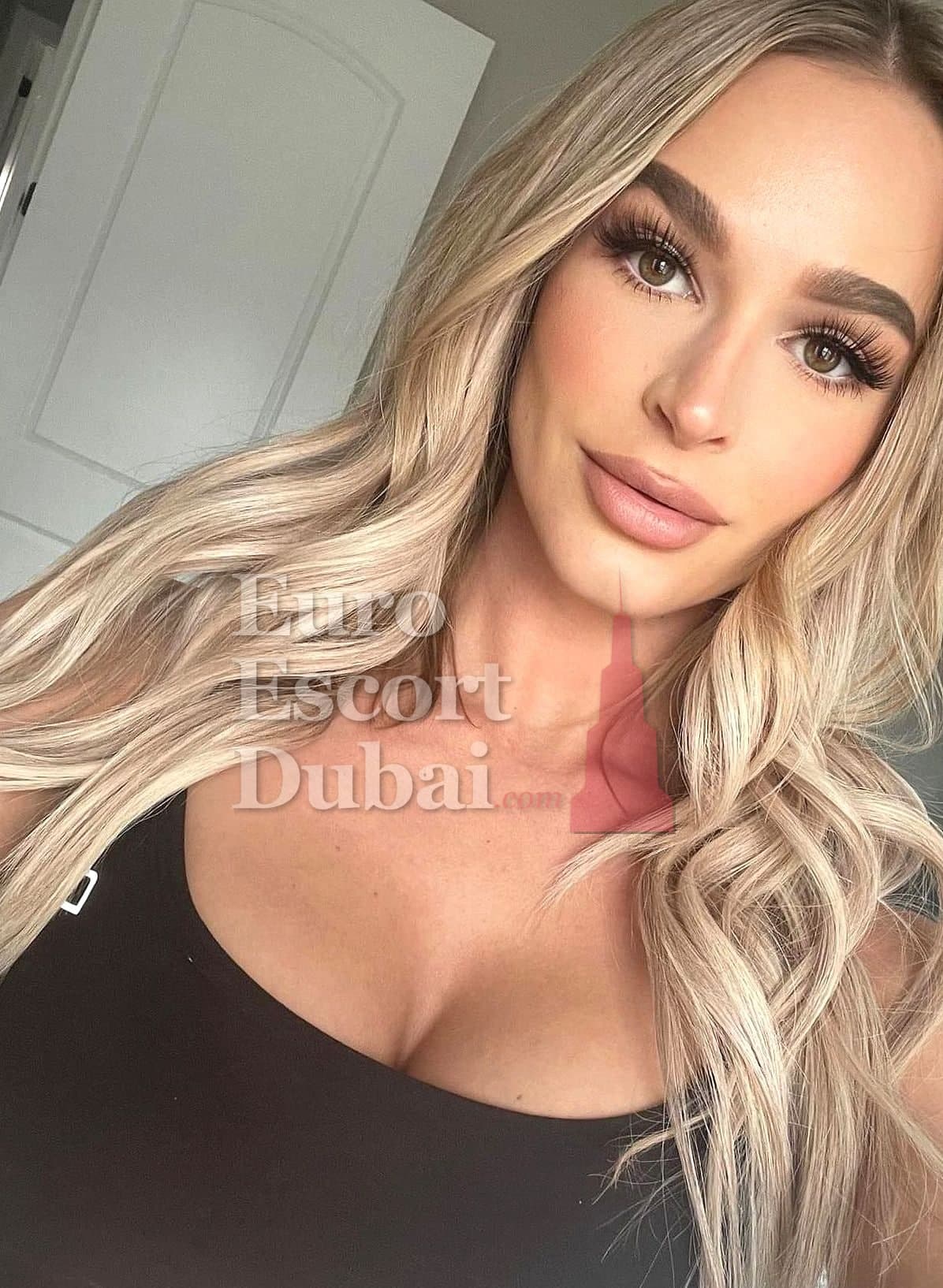 Yulia, 26, escort in Dubai — 166 cm, blonde hair (photo 6 of 6)