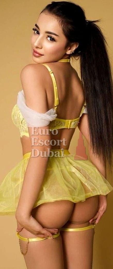 Mohinur, 20, escort in Dubai — Uzbek, 157 cm (photo 8 of 11)