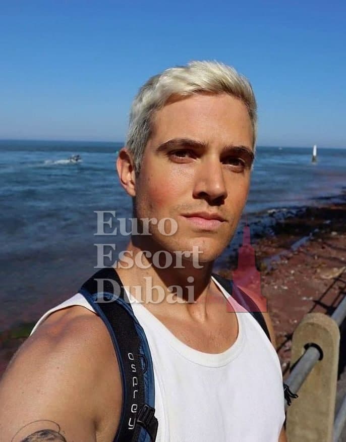 Tyler, 32, escort in Abu Dhabi — 183 cm, blonde hair (photo 10 of 13)
