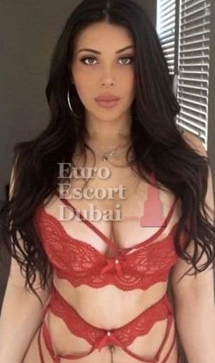 Renata, 23, escort in Abu Dhabi — brown hair, Colombian (photo 13 of 13)