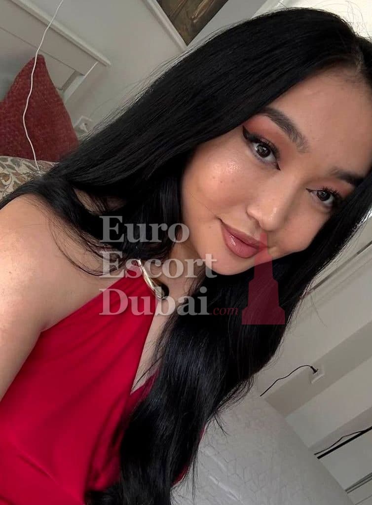 Zulfiya, 24, escort in Dubai — 167 cm, black hair (photo 6 of 13)