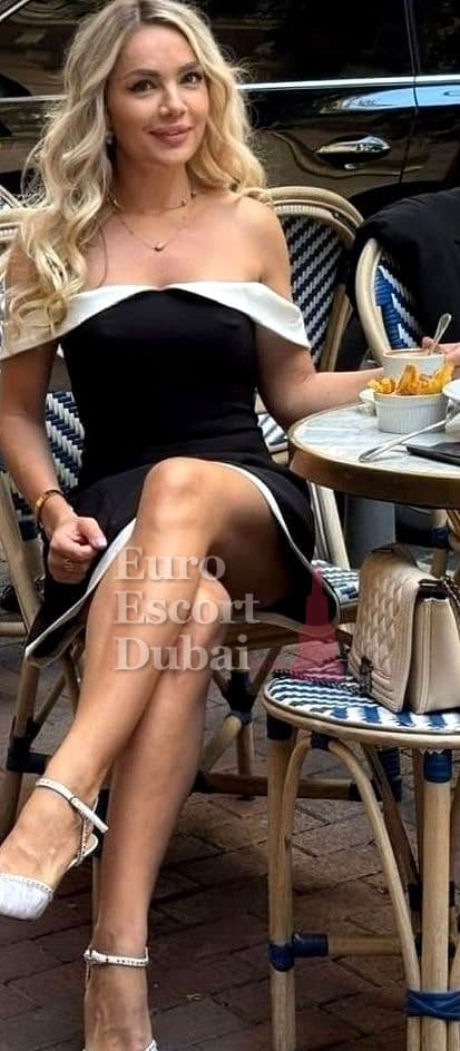 Lyubava, 32, escort in Dubai — blonde hair, Russian (photo 7 of 11)
