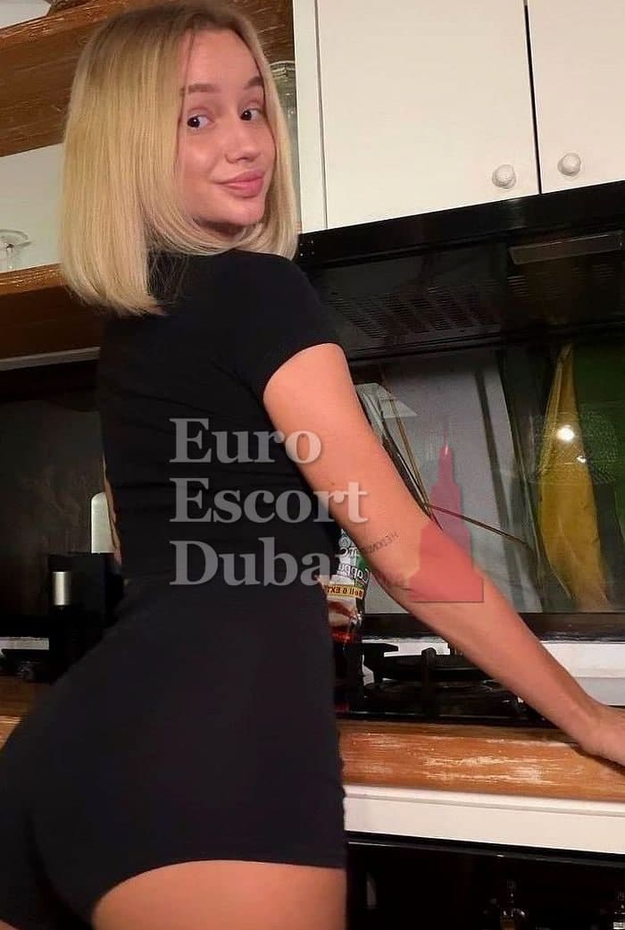 Eleonora, 23, escort in Dubai — blonde hair, Russian (photo 4 of 13)