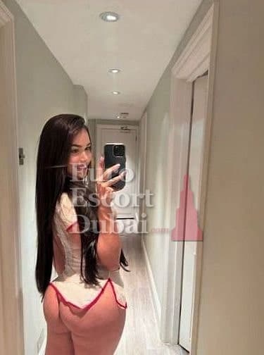 Alana, 23, escort in Dubai — Brazilian, 170 cm (photo 11 of 13)