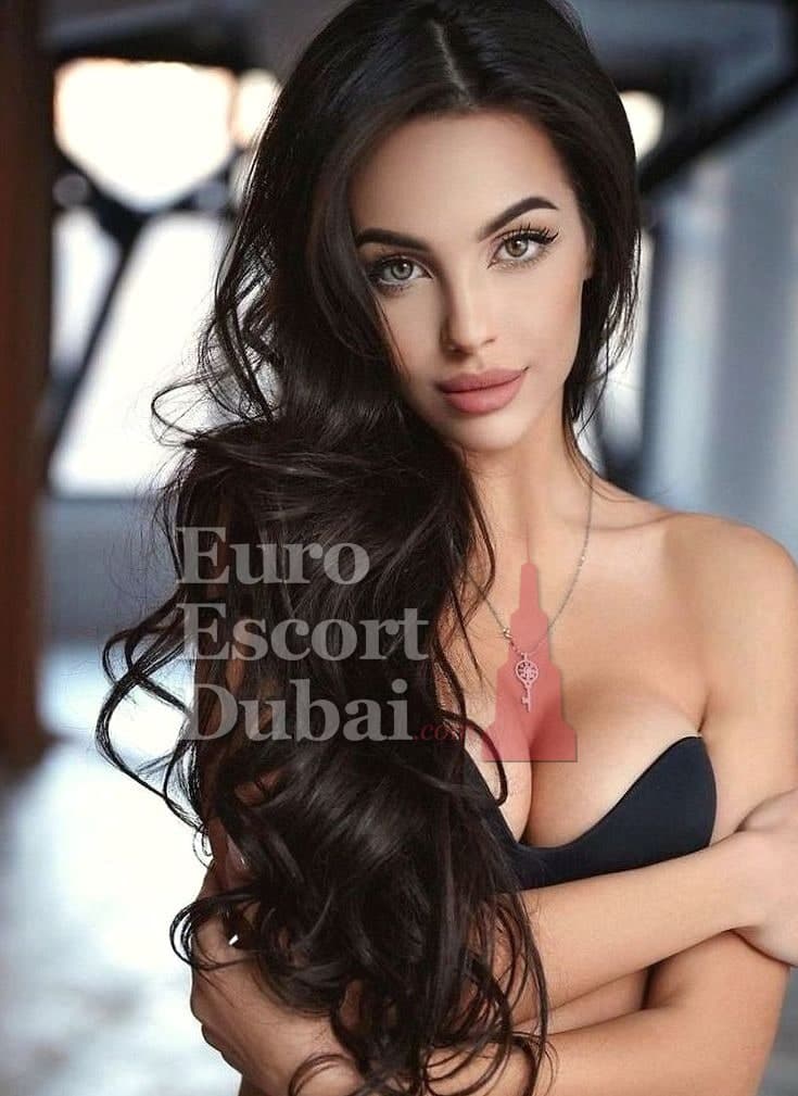 Tamsin, 22, escort in Dubai — brown hair, French (photo 1 of 6)