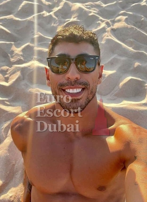 Elijah, 28, escort in Dubai — 185 cm, black hair (photo 8 of 13)