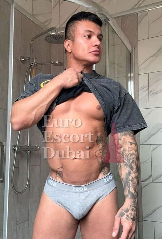Ruslan, 26, escort in Dubai — 173 cm, black hair (photo 10 of 13)