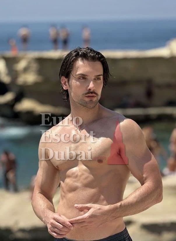 Ethan, 32, escort in Dubai — 183 cm, brown hair (photo 6 of 10)