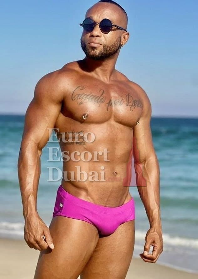 Stefan, 39, escort in Dubai — black hair, 170 cm (photo 7 of 10)
