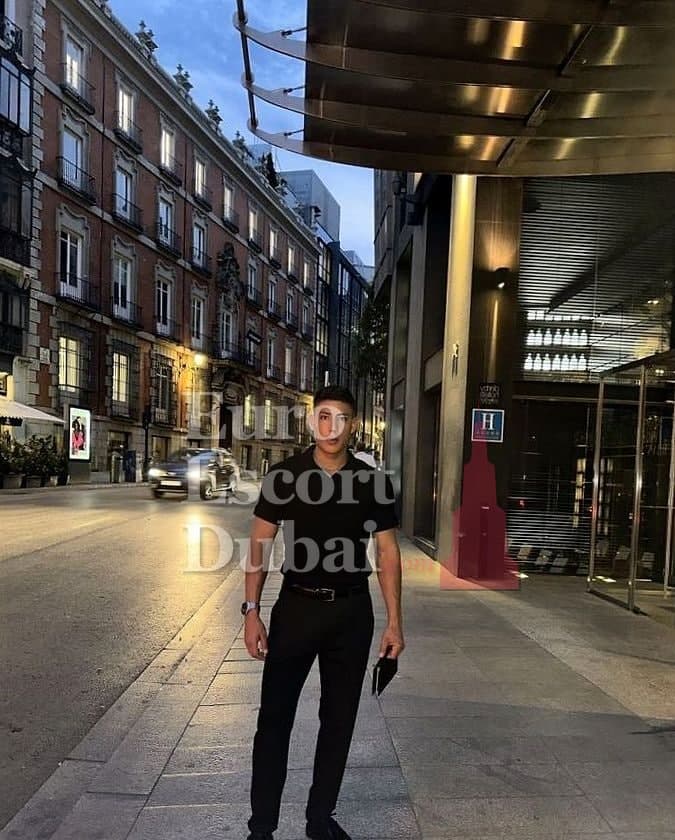 Ricardo, 25, escort in Sharjah — 180 cm, black hair (photo 2 of 7)