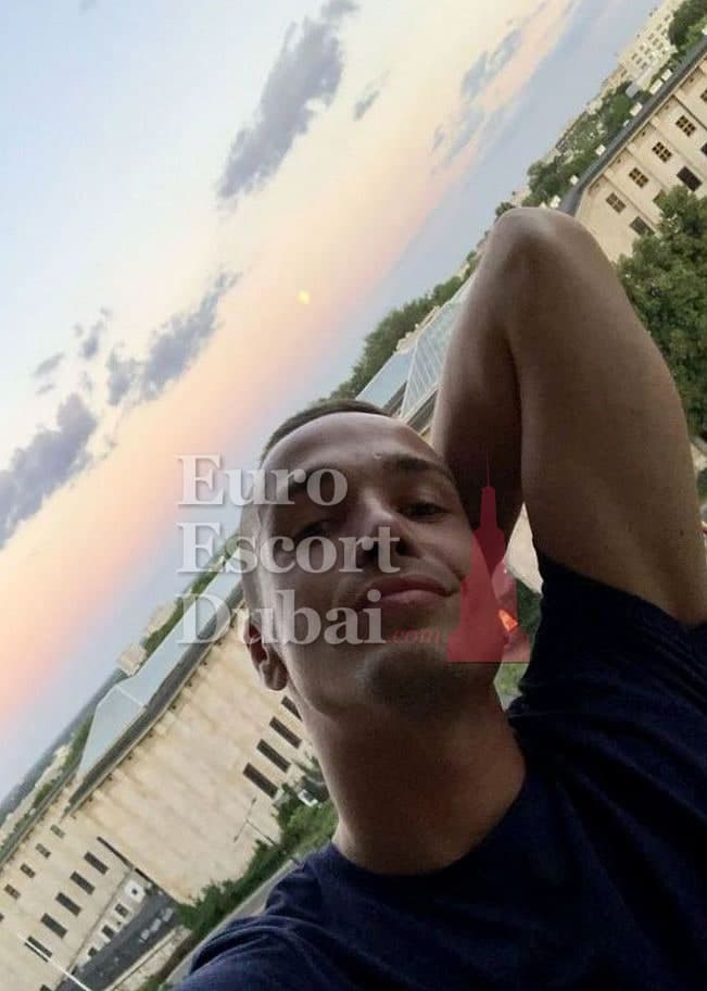 Lars, 28, escort in Dubai — 185 cm, brown hair (photo 10 of 13)