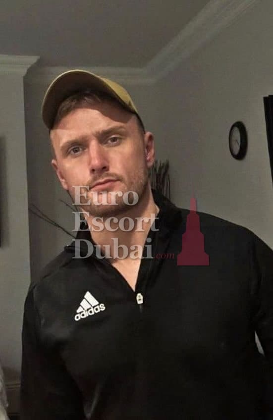 Remi, 32, escort in Sharjah — 180 cm, blonde hair (photo 2 of 11)