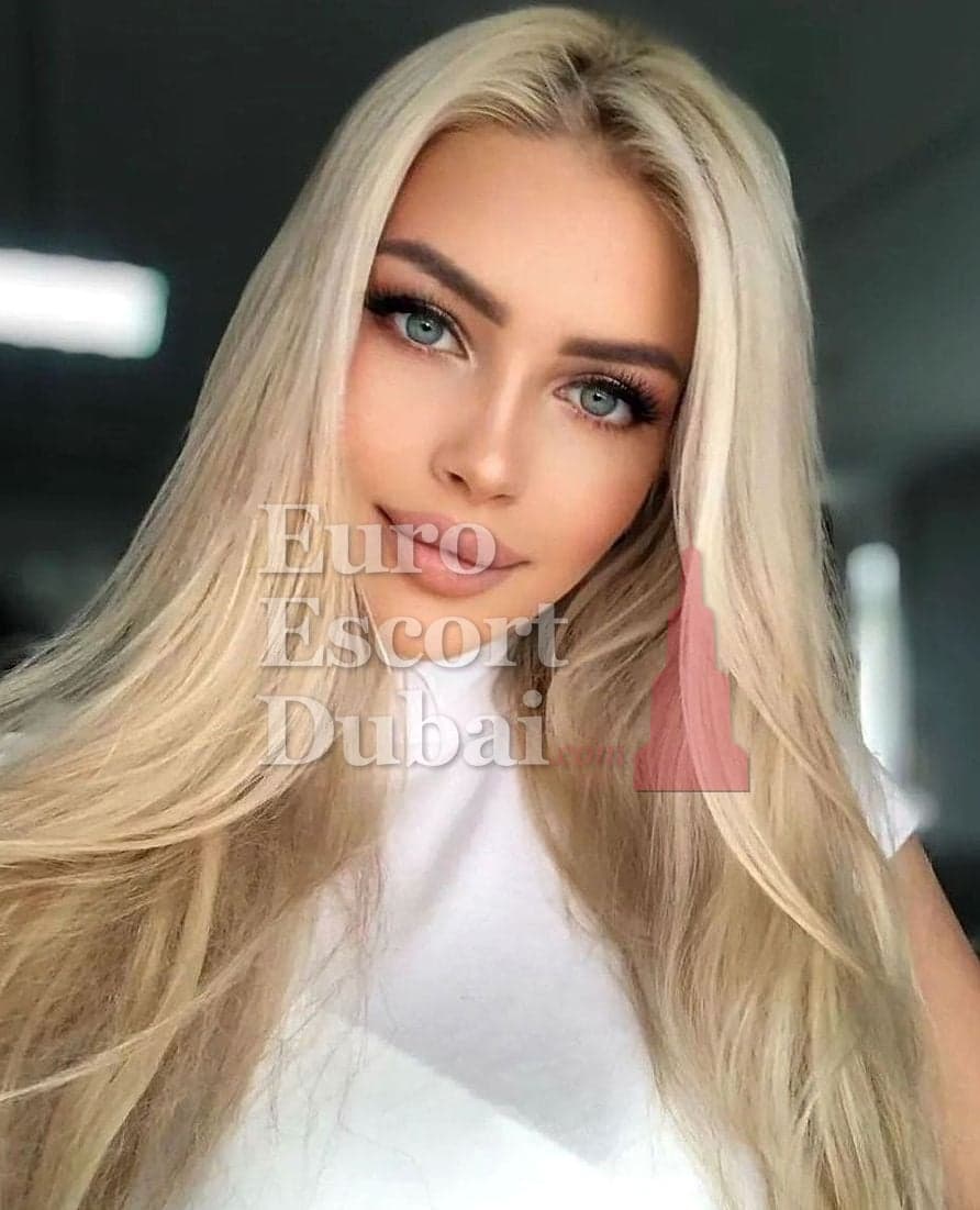 Heloise, 24, escort in Dubai — 170 cm, blonde hair (photo 4 of 8)